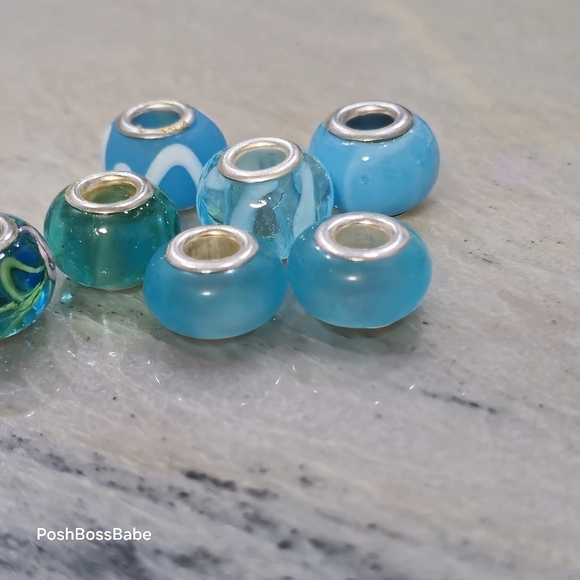 Lot of 13 European Charm Beads – Blue & Aqua Glass with Silver Tone Cores - Picture 5 of 12